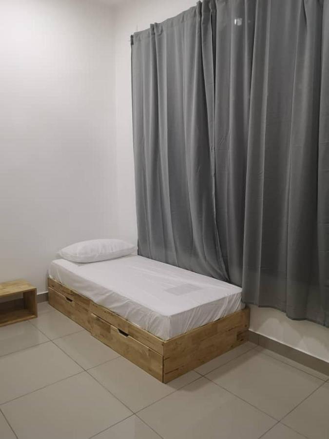 Aiyu Homestay, Conezion, Ioi Resort Putrajaya Exteriör bild