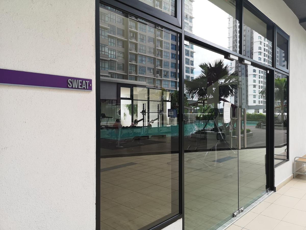 Aiyu Homestay, Conezion, Ioi Resort Putrajaya Exteriör bild